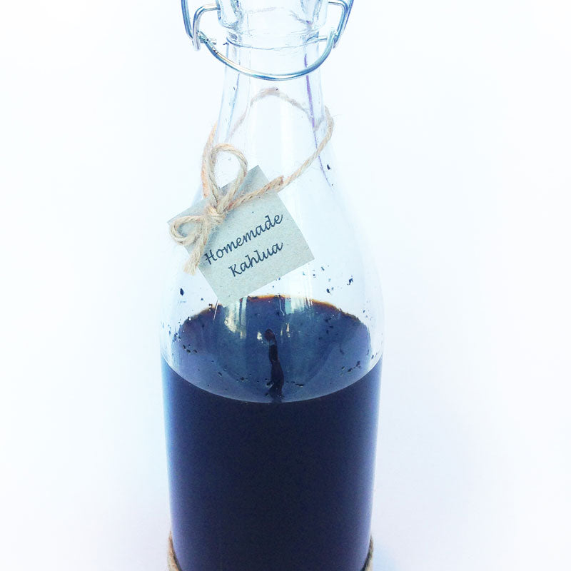 Glass-Bottle-with-Kahlua-and-Vanilla-Beans-Tropical-Vanilla